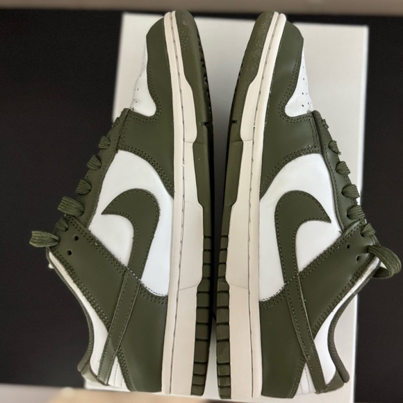 Nike | dunk low medium olive green | 7.5 - Picture 9 of 14